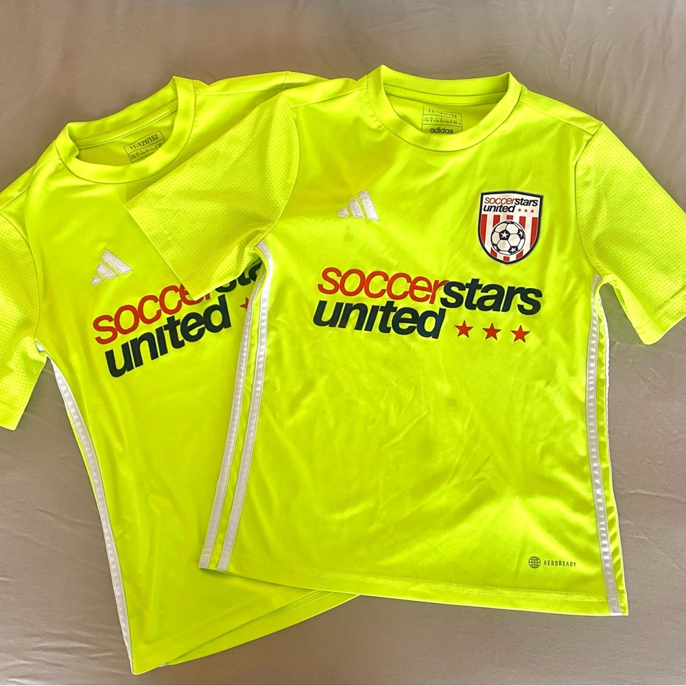 ⚽️LOT (2) Adidas BOYS “SOCCER STARS UNITED” Sports Jersey SZ L (Y)